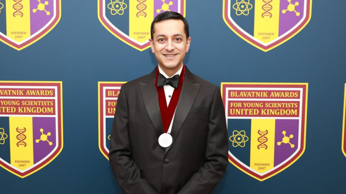 HWUNews (@hwunews) on Twitter photo 🏅Our #quantum physicist Mehul Malik this week collected a prestigious 2024 Blavatnik Award for Young Scientists in the UK at a ceremony in Whitehall in London. 👏
More here: tinyurl.com/2vxshymc
#HeriotWattUni #BlavatnikAwards <a href="/BlavatnikAwards/">Blavatnik Awards</a> <a href="/BBQuantum/">BBQ Lab</a> <a href="/bluephysicist/">Mehul Malik</a> 🏅Our #quantum physicist Mehul Malik this week collected a prestigious 2024 Blavatnik Award for Young Scientists in the UK at a ceremony in Whitehall in London. 👏
More here: tinyurl.com/2vxshymc
#HeriotWattUni #BlavatnikAwards <a href="/BlavatnikAwards/">Blavatnik Awards</a> <a href="/BBQuantum/">BBQ Lab</a> <a href="/bluephysicist/">Mehul Malik</a>