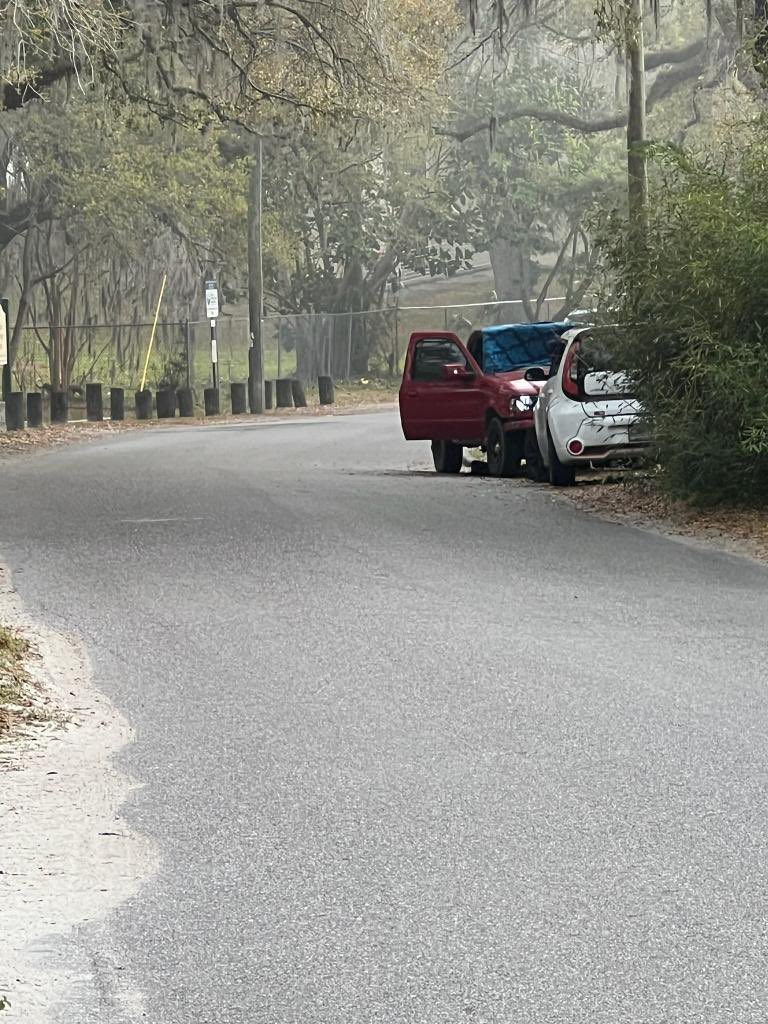 KRBeckwith's tweet photo. @TampaPD @CityofTampa @JaneCastor  this car parks on N River Shore Drive near Purity Springs. Guy is sleeping in the truck with door open blocking traffic. It’s a traffic hazard. https://t.co/px63cyA0MA