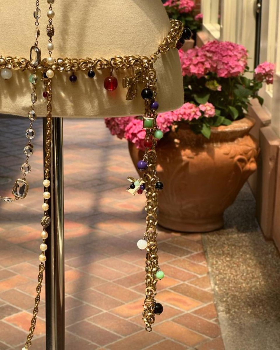 OnlyAuthentics's tweet image. Indulge in the allure of luxury. Only Authentics brings you the finest collection of Chanel pearls, gold link necklaces, vintage chokers, elegant earrings, and exquisite crystal bead necklaces.   #OnlyAuthentics #LuxuryLifestyle #ChanelGems