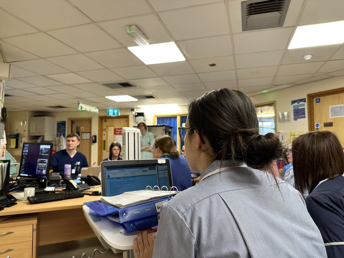 VRhch's tweet photo. Great teaching session on ascites by our junior doctors on Victoria ward today #gastroteam https://t.co/8W5O3vj0Gw