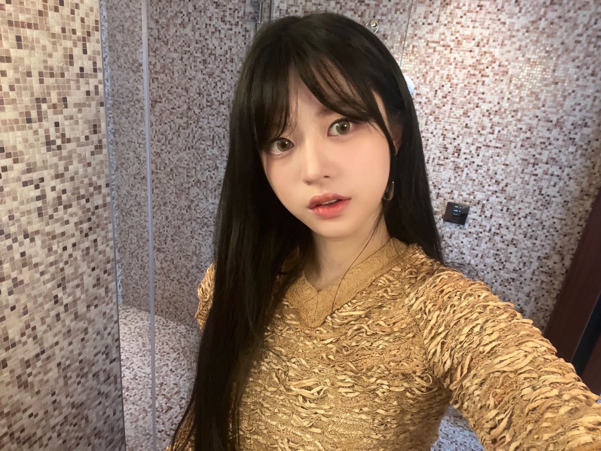 ILLIT_twt's tweet photo. 💓 https://t.co/evYIjZFEJI