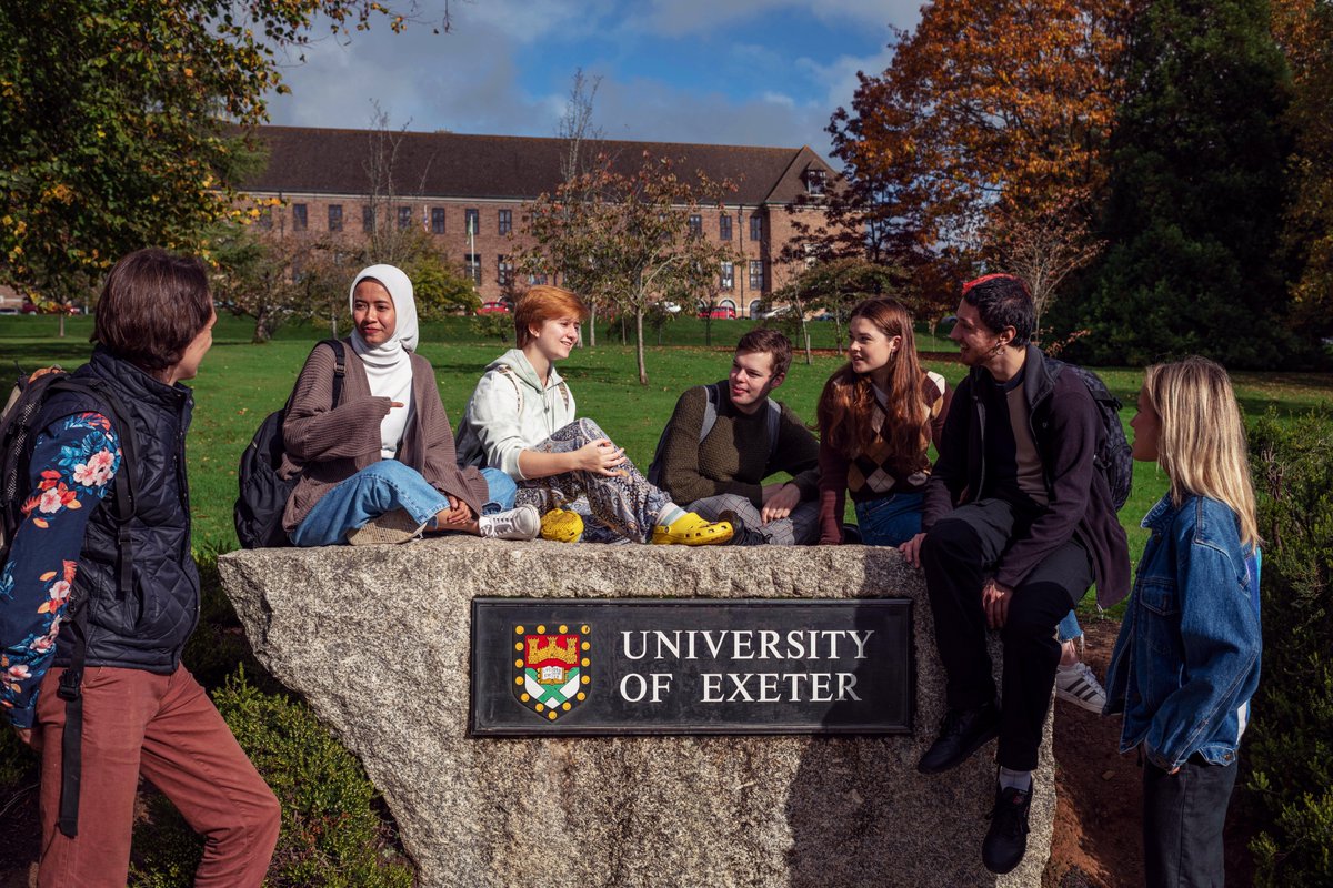 We've produced a list of useful websites related to higher education applications and student life. 🎓Do feel free to share with students! exeter.ac.uk/media/universi…