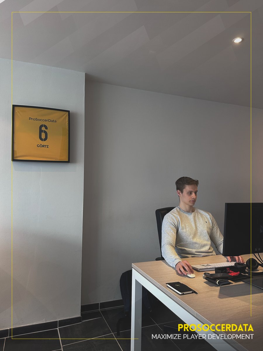 Transfer Announcement! 🚨
After a successful trial period, <a href="/ProSoccerData/">ProSoccerData</a> has signed defensive software engineer Karel Gortz from <a href="/odiseehogesch/">Hogeschool Odisee</a>  on a free transfer. His passion for soccer and commitment to excellence makes him a perfect fit for PSD. ⚽💼 

It's a done deal! ✍️