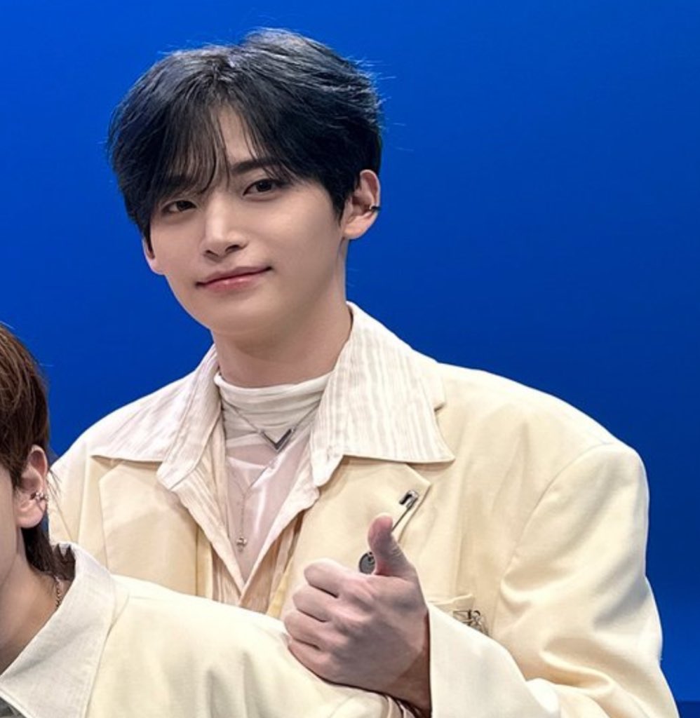 두 사진 느낌이 서로 너무 달라서 조아요..