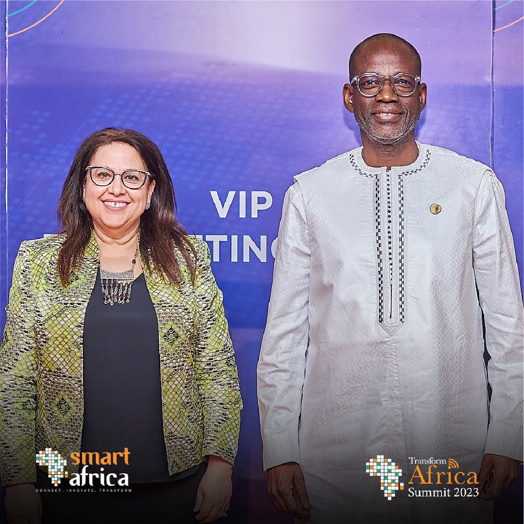 1/2 Smart Africa is excited to share its partnership with the @WorldBank to elevate @SADASmartAfrica initiative! Together, we're scaling up from national to regional focus under the Western Africa Regional Digital Integration Program (WARDIP), driving forward the integration…