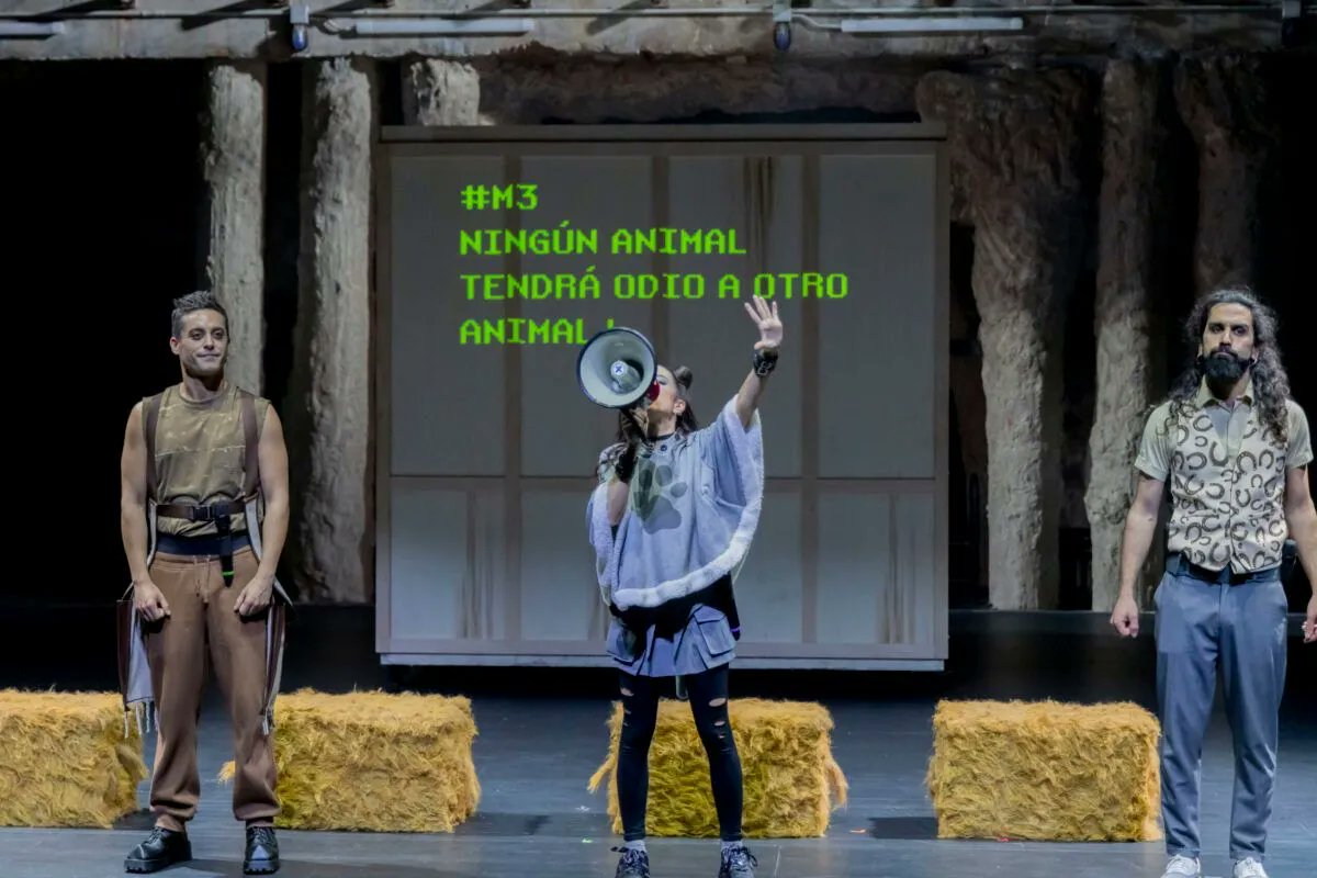 🔴𝐄𝐍𝐓𝐑𝐄𝐕𝐈𝐒𝐓𝐀 – 𝐌𝐚𝐫𝐭𝐚 𝐀𝐫𝐚́𝐧

¡<a href="/somosLaJoven/">LaJoven</a> estrena una versión musical de #RebeliónEnLaGranja! Una adaptación de <a href="/AranMarta/">Marta Aran</a> del clásico de #Orwell ambientada en un futuro en el que los jóvenes crean una red social donde son animales. 
👇🏻
acortar.link/VPNqSl