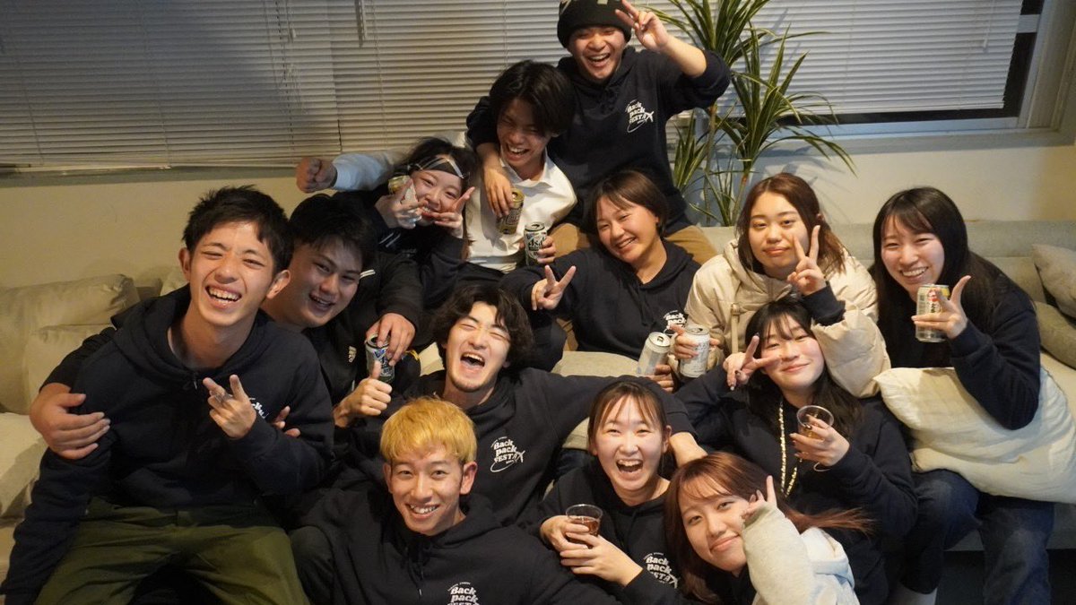 __koko61's tweet photo. 毎月のように新しく見る景色、出会う人、価値観。

ぶつかって泣いて笑って、たくさんの人が支えてくれて、自分を成長させてくれた。

本当にこの団体に入ってよかった！
3年間ありがとうございました！

#TABIPPO学生支部 
#九州アツくてせからしか https://t.co/8TMymWO3rX