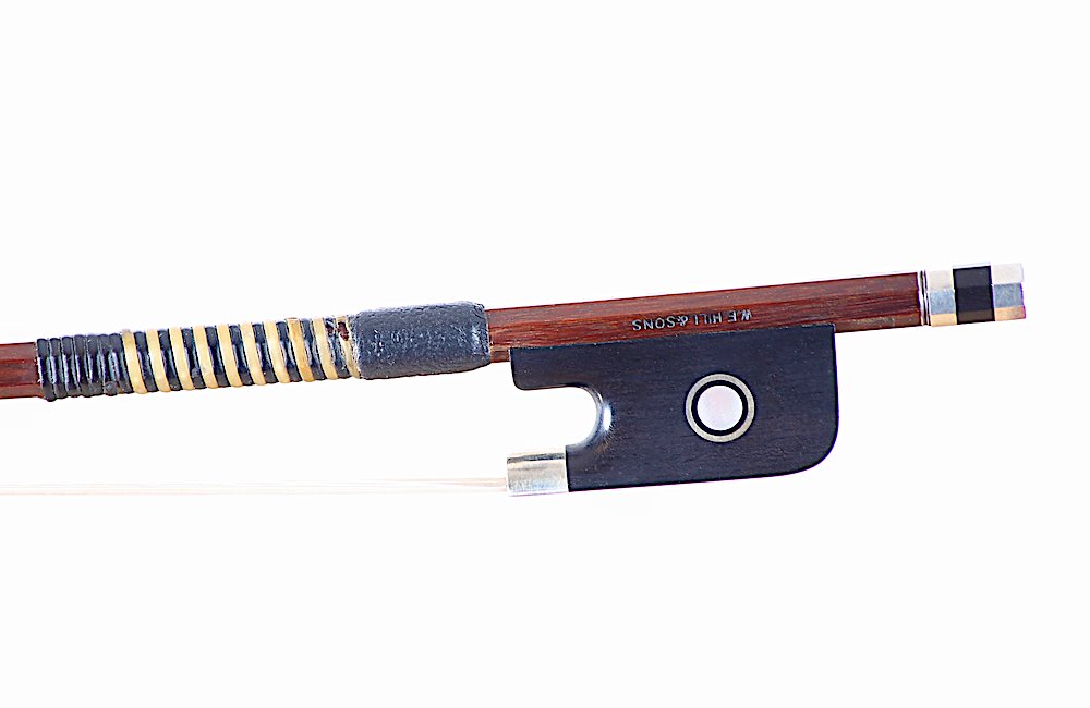 BenningViolins's tweet image. A fine #cello #bow crafted in 1938 by renowned English #bowmaking firm W.E. Hill &amp;amp; Sons. This silver and ebony mounted bow was made by #bowmaker Arthur Henry Copley. It is light but strong and beautifully balanced. #cellist Read more: benningviolins.com/fine-cello-bow…