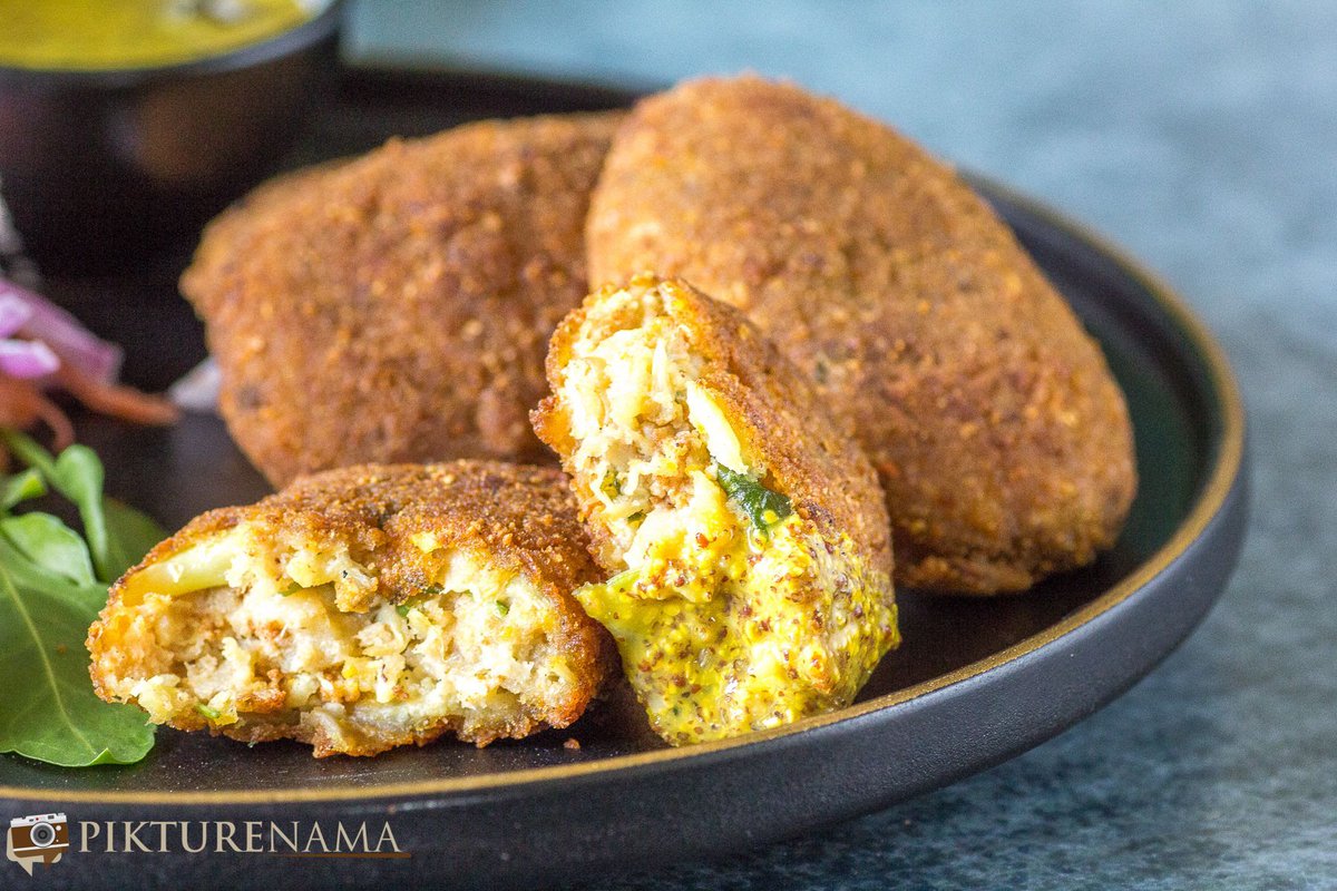 HolbrooksScott's tweet photo. This is an evening snack, or a party appetiser made with small cauliflower florets and potatoes shaped in a cutlet form , crumb coated and then deep fried.
Check out the recipe here - https://t.co/MGzrXWcONZ
#culet #phulkopircutlet #bengalicutlet #bengalicooking https://t.co/LVes0LWRuu