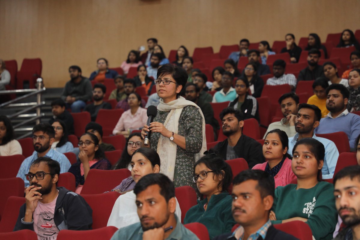 CSIR_CDRI's tweet image. On the occasion of #NationalScienceDay2024, @CSIR_CDRI #Lucknow Initiated a new lecture series on #TranslationalResearch. #DrVineetAhuja, Professor of #Gastroenterology and #HumanNutrition at the @aiims_newdelhi  delivered a talk.
@CSIR_IND @IndiaDST @DBTIndia @ICMRDELHI
