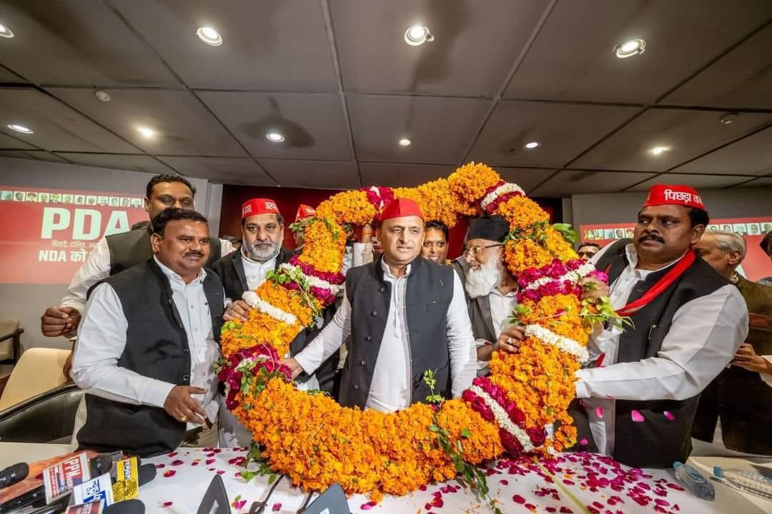DrRajpalKashyap's tweet photo. आज लखनऊ समाजवादी पार्टी कार्यालय में PDA की बैठक में समाजवादी पार्टी के राष्ट्रीय अध्यक्ष माननीय श्री अखिलेश यादव जी
@yadavakhilesh https://t.co/IxXeqoJbj8