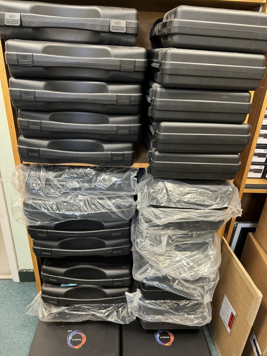 KLchemistry's tweet image. Finally sorting out our #Electrasyn storage. I guess I’m committed to keeping doing ⚡️echem ⚡️ for a quite long time now 😂 @kevmann23 @IKAworldwide #ZapZap #NeedMoreSpace #RealTimeChem