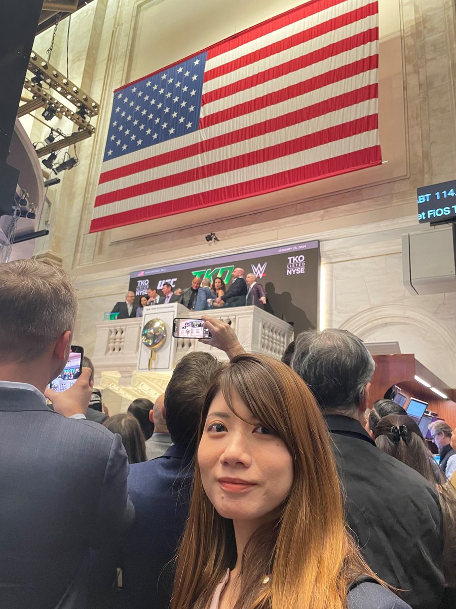 StateIVLP's tweet photo. The #IVLP recently welcomed 2 Global Government-to-Government Partnership (#G3P) fellows from Japan to NYC to learn about U.S. securities issues. They visited @NYSE to learn about securities regulation and watched @TheRock ring the opening bell!
#ExchangeMatters https://t.co/NiC05ISXSU