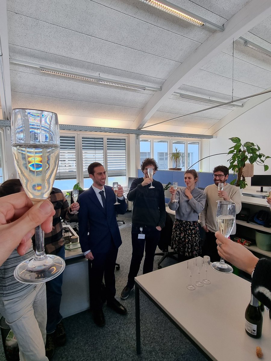 Gioele La Manno (@gioelelamanno) on Twitter photo I am so proud of <a href="/alexlederer19/">Alex Lederer</a> who today brilliantly passed his private doctoral defense! Dr. Lederer is the first graduate from my lab. Congratulations Alex! Thank you the exceptional examiners <a href="/bayraktar_lab/">Omer Ali Bayraktar</a> <a href="/GrayCampLab/">Gray Camp</a> Anne-Flo Bitbol & Pierre Göngzy I am so proud of <a href="/alexlederer19/">Alex Lederer</a> who today brilliantly passed his private doctoral defense! Dr. Lederer is the first graduate from my lab. Congratulations Alex! Thank you the exceptional examiners <a href="/bayraktar_lab/">Omer Ali Bayraktar</a> <a href="/GrayCampLab/">Gray Camp</a> Anne-Flo Bitbol & Pierre Göngzy