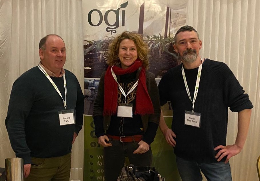 All set up at the OFS Info Day for Horticultural Growers in Birr today. Kitty Scully & Rónán Mac Raois, OGI & Padraig Fahy, Beechlawn Organic Farm. @agriculture_ie @NatOrgSkill