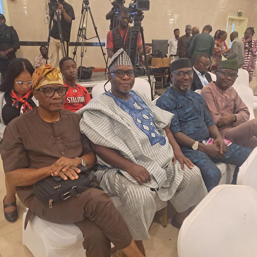 Wth grand commander KK (Kayode Komolafe) and T.O. (Taiwo Obe) - the Igbara media mafia to my right, and Kunle Ajibade, to my left at THE PUNCH @50 lecture delivered by Professor Wole Soyinka today @araisokun @IPCng