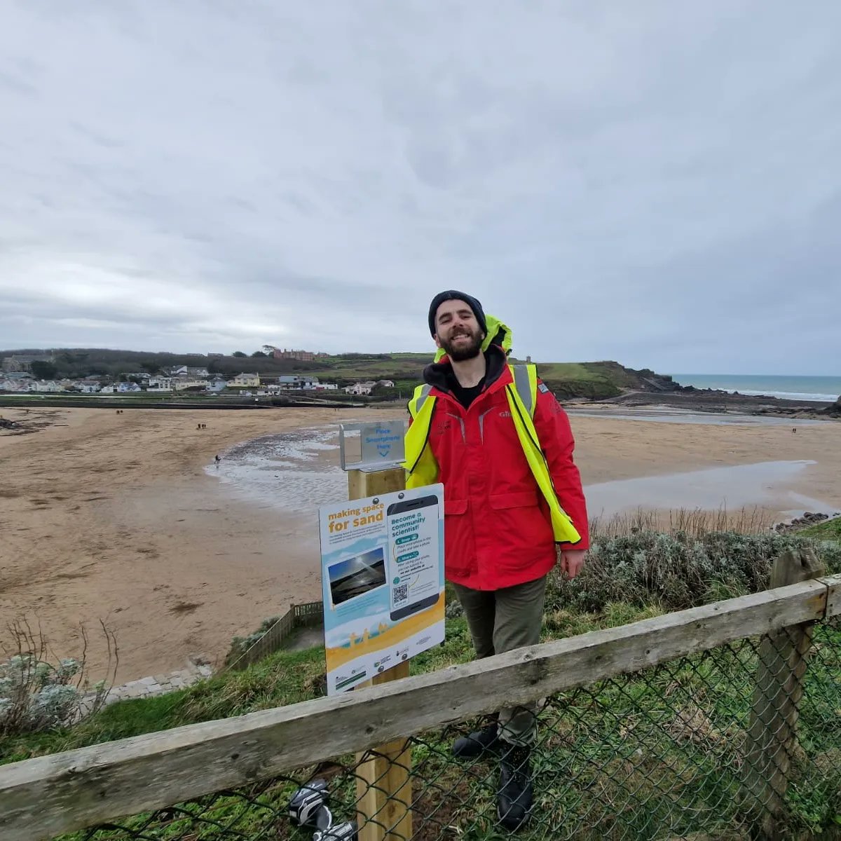 OfficialSWCM's tweet image. This week, the team has been installing/repairing more #CoastSnap sites as part of the @CornwallCouncil Making Space for Sand project. Have a look at our map on our website to find a site near you #coastalscience #communityengagement #communityscience 
southwest.coastalmonitoring.org/coastsnap-home/