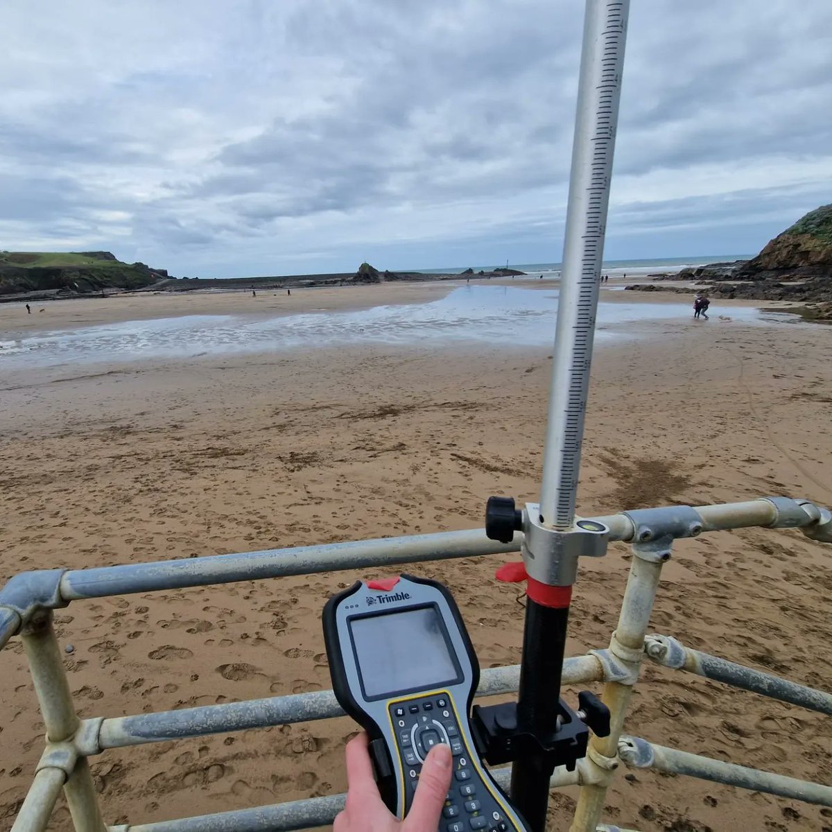 OfficialSWCM's tweet image. This week, the team has been installing/repairing more #CoastSnap sites as part of the @CornwallCouncil Making Space for Sand project. Have a look at our map on our website to find a site near you #coastalscience #communityengagement #communityscience 
southwest.coastalmonitoring.org/coastsnap-home/