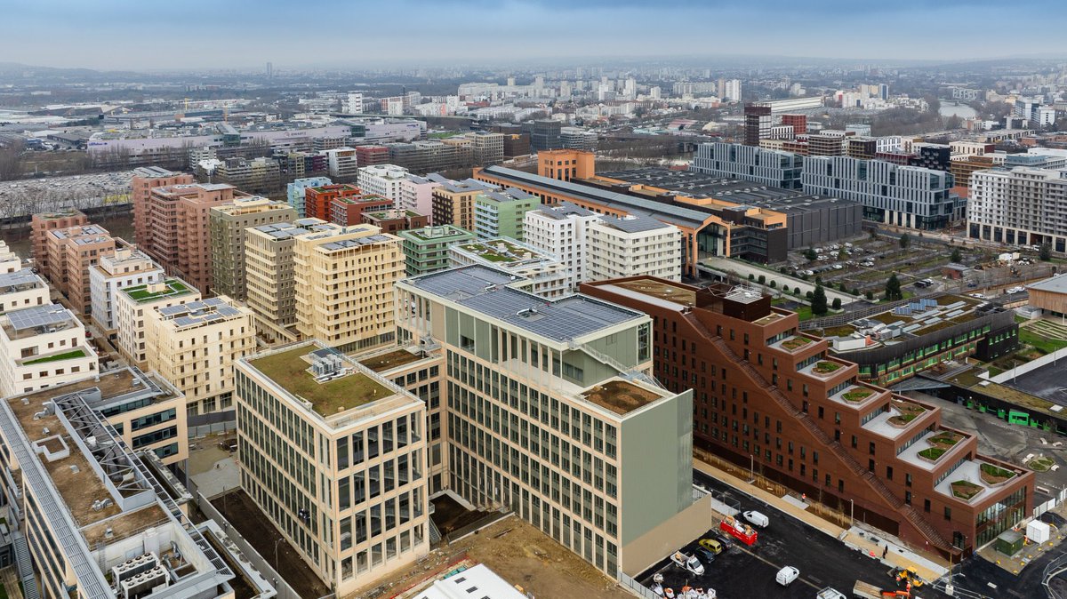 PierreRabadan's tweet image. Le Village des athlètes de @Paris2024 inauguré ce matin ! 

Chantier immense, exceptionnel🏗️ symbolisant l’héritage voulu pour la Seine-st-Denis et ses habitants. 

Ce village deviendra un quartier dynamique, modèle d’excellence environnementale et d’inclusion.