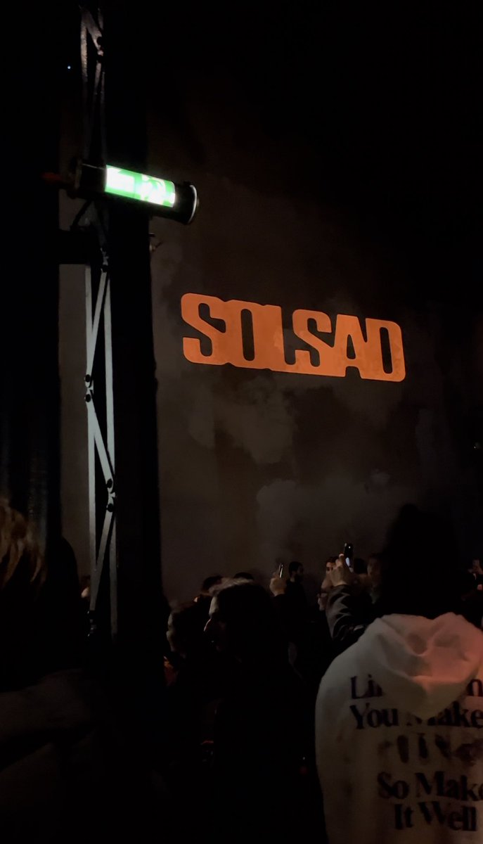 Luther il fait sa promo tranquille à la raelase de Zamdane et personne ne dit rien