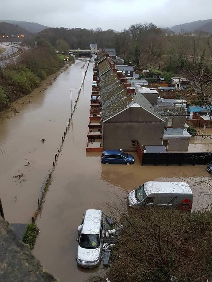 NatFloodForum's tweet photo. 🏡 When renewing your #homeinsurance, ensure you're covered for #flooding. It's crucial to check your policy to guarantee adequate protection. 🌊
Visit our website for guidance on #householdinsurance and #floodcoverage: https://t.co/xPXJeSgMsH
#HouseInsurance #InsuranceRenewal https://t.co/zfyRlRQwFo