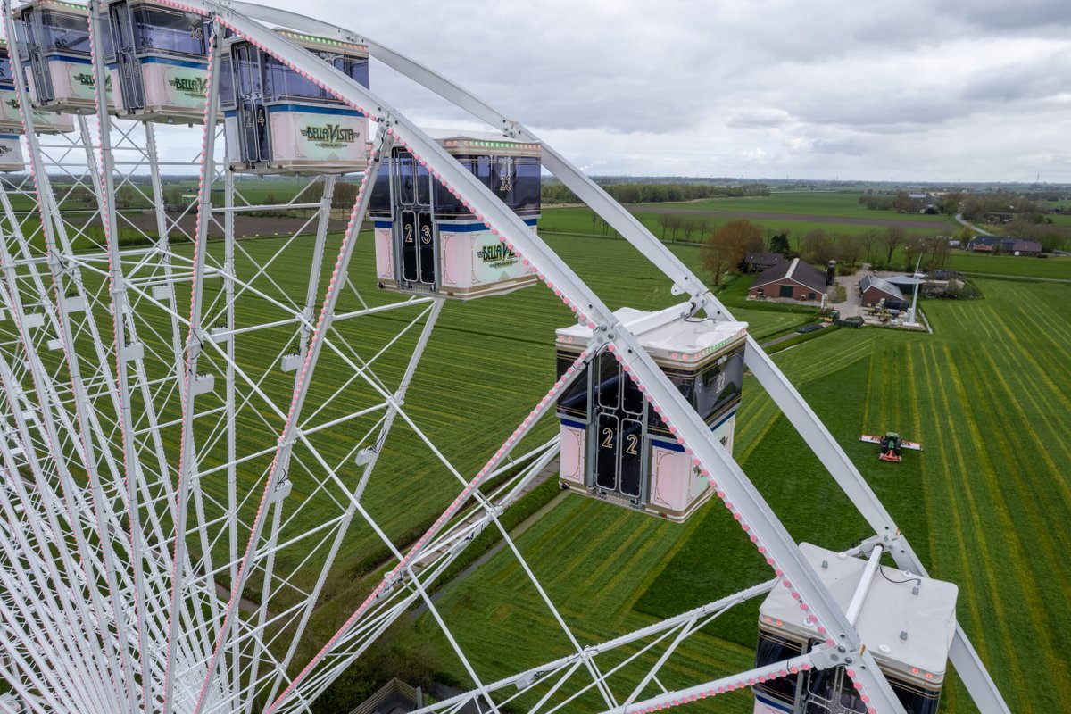 It’s not getting more Dutch than this.. 🎡🚜
·
·
#RPRides #Dutch #MadeInHolland #FerrisWheel #FerrisWheels #LamberinkFerrisWheels #Observationwheel #Kermis #ThemePark #AmusementPark #Fairground #Carnival #Midway #LeisureIndustry