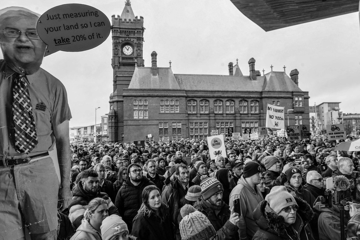 Thousands of farmers, and members of the public, protest outside the Senedd yesterday. #wales #photograhy #EnoughIsEnough #faming