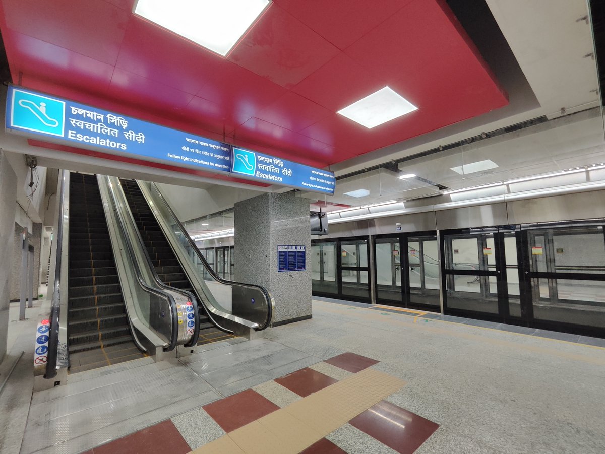 metrorailwaykol's tweet photo. Take a look of the beautiful #Howrah Metro station of #GreenLine which will be an #interchanging station with #howarh station of #EasternRailway.
#railinfra4westbengal
#amarkolkatametro https://t.co/TiSGNKp266