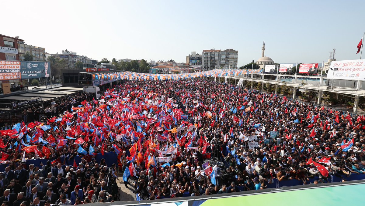 Teşekkürler Aydın…❤️

Türkiye Yüzyılı’nın mimarı Cumhurbaşkanımız Sayın Recep Tayyip Erdoğan’ın katılımıyla coşkulu ve kalabalık bir miting gerçekleştirdik.

Bu coşku, bu heyecan Aydın’ın değişimden yana olduğunun en somut kanıtıdır. 31 Mart’ta Aydın, Büyükşehir ve tüm