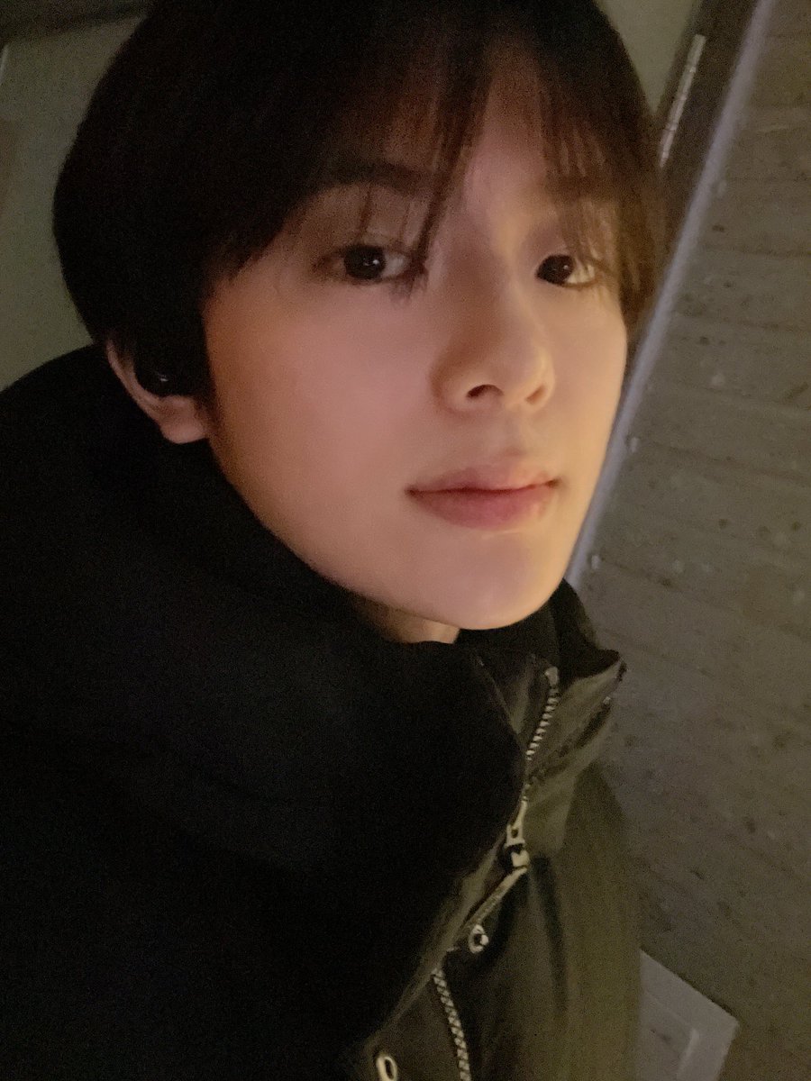 by_verivery's tweet photo. [#강민]

밤이 예쁘다

#베리베리 #베러 #💜 https://t.co/2GBMTHFdPt