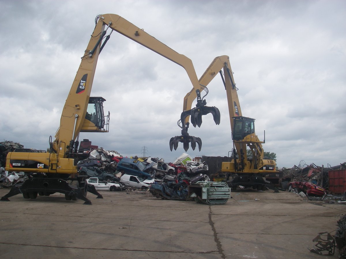 FinningNews's tweet image. Today we&apos;re heading back to 2010, when we were at Hull Ports with Morley Waste, watching their Cat® M325Ds in action.

#waste #materialhandler #tbt #togetherforgenerations #finningukireland #caterpillar