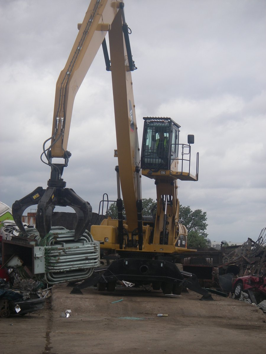 FinningNews's tweet image. Today we&apos;re heading back to 2010, when we were at Hull Ports with Morley Waste, watching their Cat® M325Ds in action.

#waste #materialhandler #tbt #togetherforgenerations #finningukireland #caterpillar