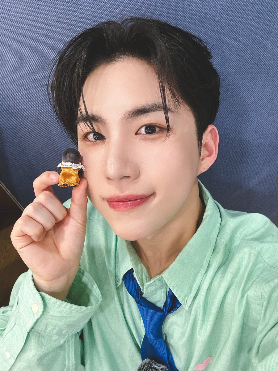 official_ACE7's tweet photo. [#에이스_와우]

📸🫨

#ACE #에이스 #MyGirl #마이걸 #ACEMyGirl #에이스마이걸 https://t.co/sB84tX67yI