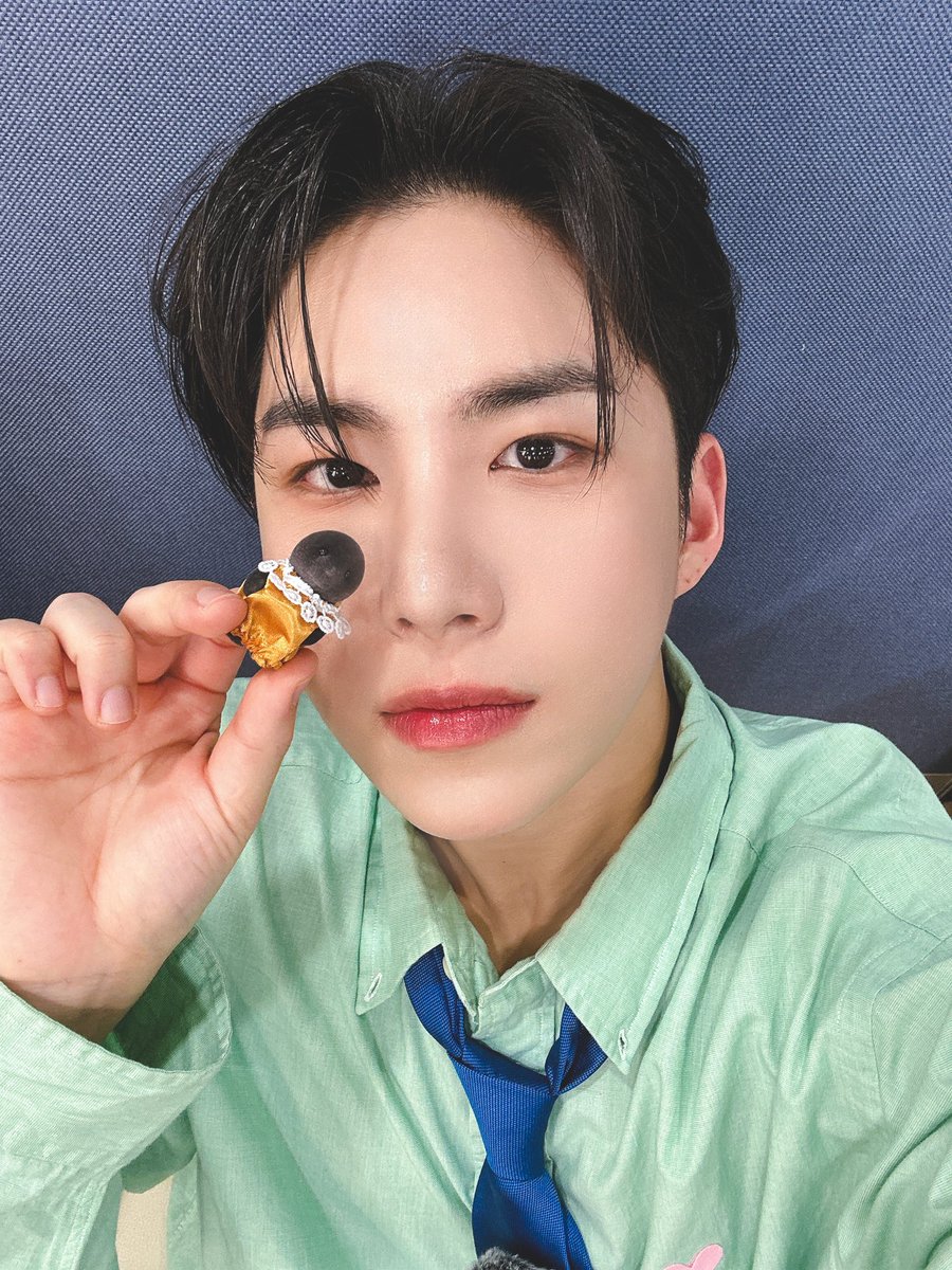 official_ACE7's tweet photo. [#에이스_와우]

📸🫨

#ACE #에이스 #MyGirl #마이걸 #ACEMyGirl #에이스마이걸 https://t.co/sB84tX67yI