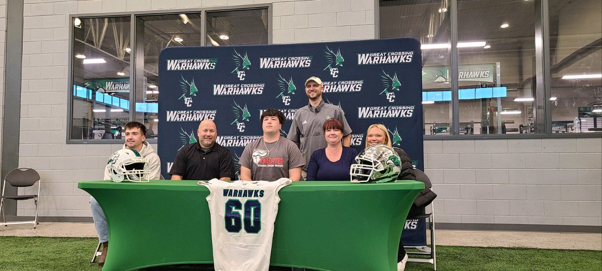GCwarhawksfball's tweet image. Congratulations to these young men and their families on signing their letter of intents last night to further their academic and athletic careers. We know you will do Great things. 

Go Hawks. 

#eternalhawks #developed&amp;amp;recruited
#whosnext