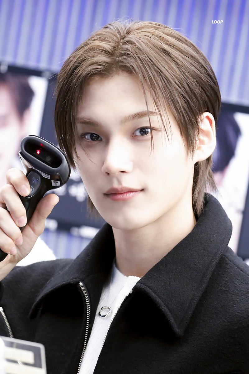 HB_LOOP's tweet image. 240124 🩵

#박한빈 #PARKHANBIN 
#비니를쓴콩 #이븐 #EVNNE