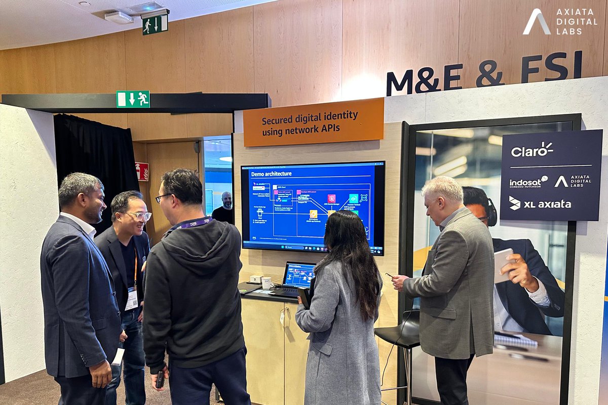 ADL_atthelab's tweet photo. ADL’s innovation was featured at the #AWS booth!

A live demo showcasing how developers can seamlessly integrate the SimSwap API that can be accessed through the #SinergiAPI Portal.

ADL's AWS-powered platform enables Indonesian developers to access APIs from multiple operators. https://t.co/d4RtjfdelG