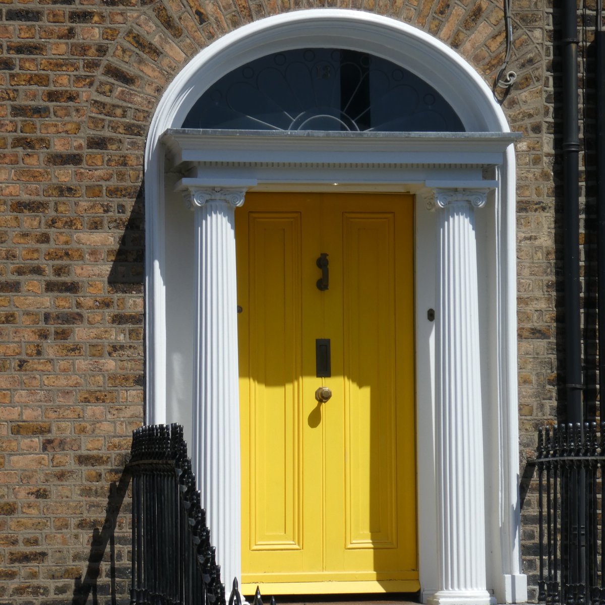 Our 2024 CYDPH course starts next Tues afternoon, in person and online. Charles Duggan of @DubCityCouncil gives the first talk on the history and development of houses in Dublin city. The course will benefit both homeowners and building professionals. bit.ly/3Tg6ZXk