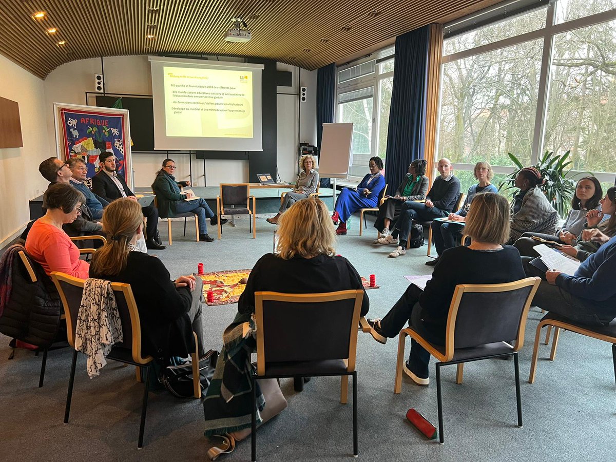 #ErasmusPlus
Une délégation intercatégorielle de 13 cadres de l'académie en mobilité de formation à Berlin sur la thématique de l'éducation au développement durable #EDD : échanges entre pairs et avec des experts, visites en établissements, découvertes de bonnes pratiques.