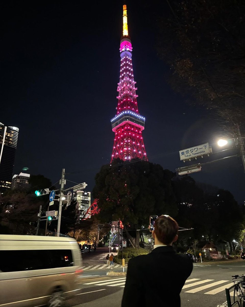 JunkayStreet's tweet photo. [real_2pmstagram] 240229

Even the Tokyo Tower is pink-pink because Ming is here🗼🩷

#WarmheartedKims #MinjunLog💗
#PlsWatchAlot #PlsGiveItLotsOfAttention

https://t.co/s0jnzzLGKv
#2PM #Jun_K #준케이 https://t.co/QXtQ74YwF7