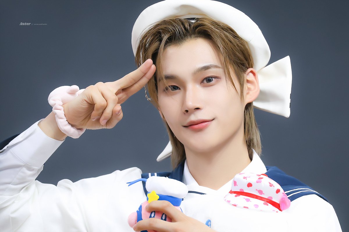 aster_phb's tweet image. :¨·.·¨:         ✧          .     ⁺     ˚
 `·.   한빈아 생일 축하해
    ⁺          .         ˚        ⁺      ✧

#MarchBloomsWithHanbin
#사계절_빛나는_한빈이_생축
#박한빈 #PARKHANBIN #이븐 #EVNNE