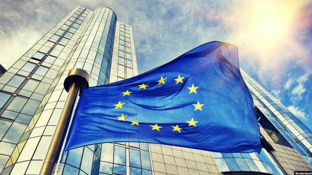 RRInternational's tweet photo. Consiliul Uniunii Europene, din care fac parte reprezentanţii statelor membre, şi-a dat acordul definitiv pentru #revizuirea #bugetului multianual al forului comunitar. (1/3) https://t.co/ka3uFnXRPH