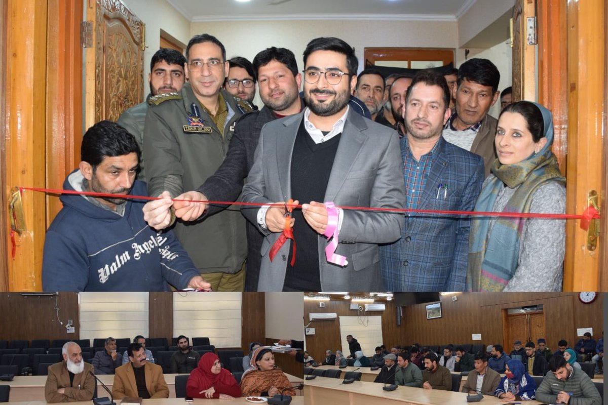 DC Budgam alng with SSP Budgam inaugurates newly upgraded Conference Hall & Video-Conference room at DC Office Complex. @OfficeOfLGJandK had earlier e-launched the Modernisation of DC office complex initiative in Budgam @OfficeOfLGJandK @diprjk @dicbudgam @ddnewsSrinagar