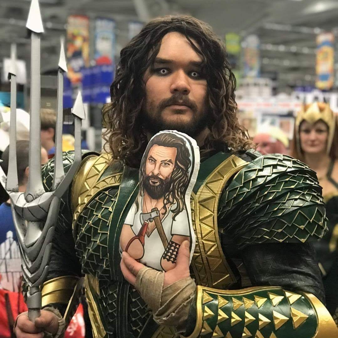 They always say 'it's always better down where it's wetter' love rocking the #JusticeLeague #aquaman suit! #jasonmomoa @jasonmomoagyps #cosplay . Files from @Do3Dcom