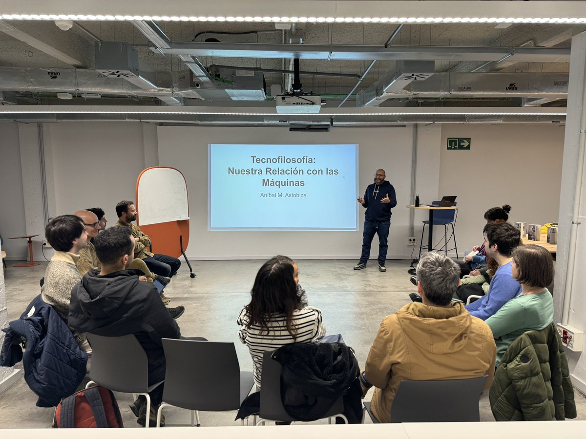 Aníbal M. Astobiza (@anibalmastobiza) on Twitter photo Hoy ha sido un día especial: He presentado mi libro “Tecnofilosofía” publicado por <a href="/plazayvaldes/">Plaza y Valdés Editores</a> en el espacio #LaPerrera de la mano de <a href="/BilbaoGazte/">BilbaoGazte</a> en Bilbao. Gracias a <a href="/jakinminelkart1/">jakinminelkartea</a> por la dinamización y a <a href="/diegourruchi/">Diego Urruchi</a> por la invitación. #EticaDigital #IA #máquinas Hoy ha sido un día especial: He presentado mi libro “Tecnofilosofía” publicado por <a href="/plazayvaldes/">Plaza y Valdés Editores</a> en el espacio #LaPerrera de la mano de <a href="/BilbaoGazte/">BilbaoGazte</a> en Bilbao. Gracias a <a href="/jakinminelkart1/">jakinminelkartea</a> por la dinamización y a <a href="/diegourruchi/">Diego Urruchi</a> por la invitación. #EticaDigital #IA #máquinas