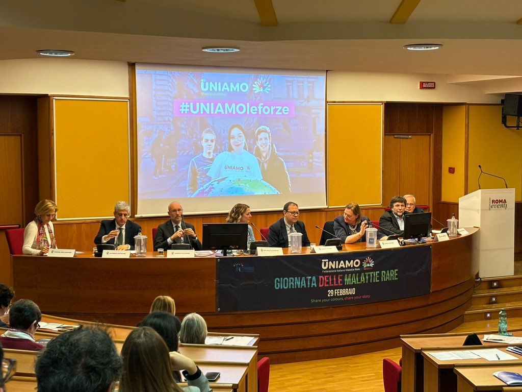 Oggi con <a href="/uniamofimronlus/">uniamomalattierare</a> per la Giornata delle Malattie Rare
<a href="/AScopinaro/">Annalisa Scopinaro</a> 
<a href="/fimmginps/">FIMMG SETTORE INPS</a>