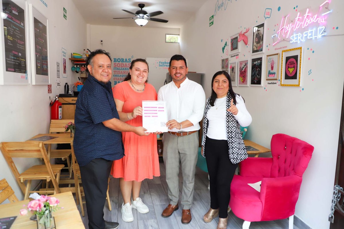 Xochitepec recibe licencia de funcionamiento digital #Entérate | 🗣️ Xochitepec se consolidó como el primer municipio de Morelos en recibir licencia de funcionamiento, de manera digital, a través de la plataforma Visor Urbano, informó el alcalde Roberto Gonzalo Flores Zúñiga.
