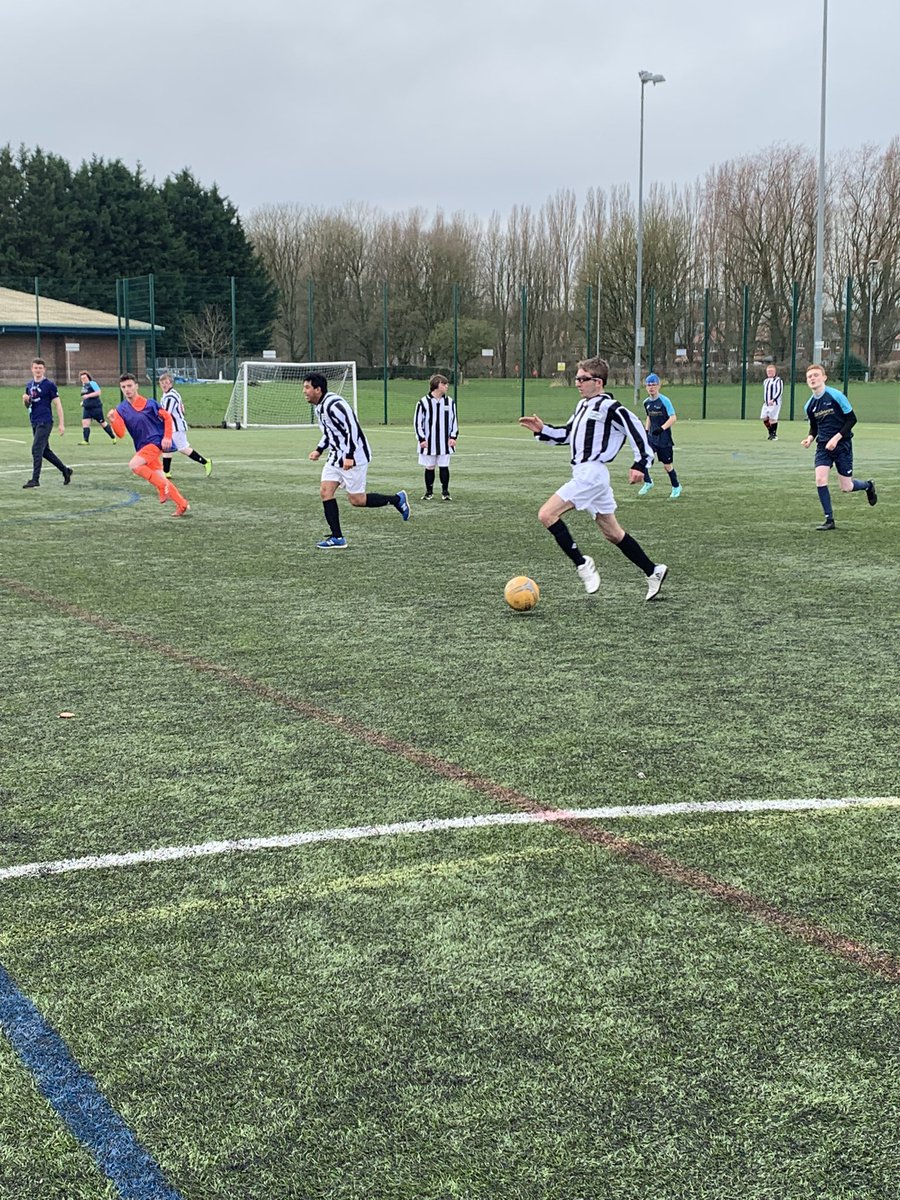 A huge well done to all the lads in the football team @DerwenCollege Today they played @PettyPoolColl at Moss Farm Leisure Complex, Northwich Not the result hoped for as we went down 3-0 but loads of positives and plenty of progress