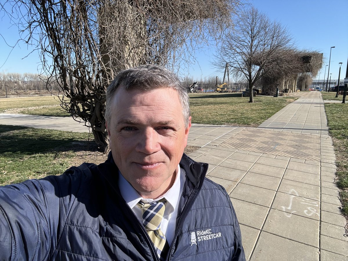 TomGerend's tweet image. Heard some news about a gathering down here tomorrow at 10 am.  Come join us.   #RiverfrontExtension #groundbreaking #kcstreetcar 

(a few &quot;before&quot; pictures for the historical record)