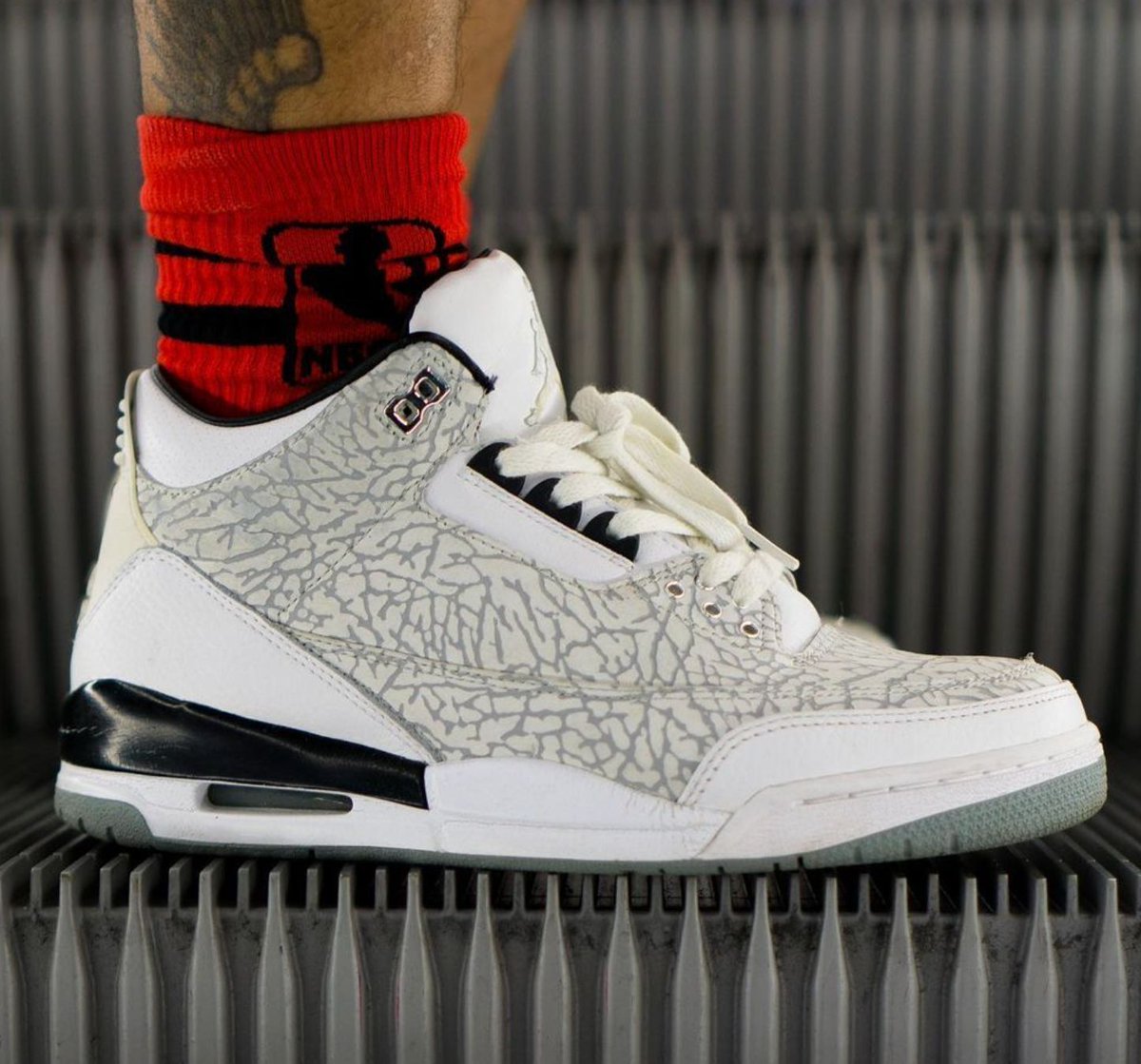 SneakerNews's tweet image. Air Jordan 3 "Flip" (2007) 🐘